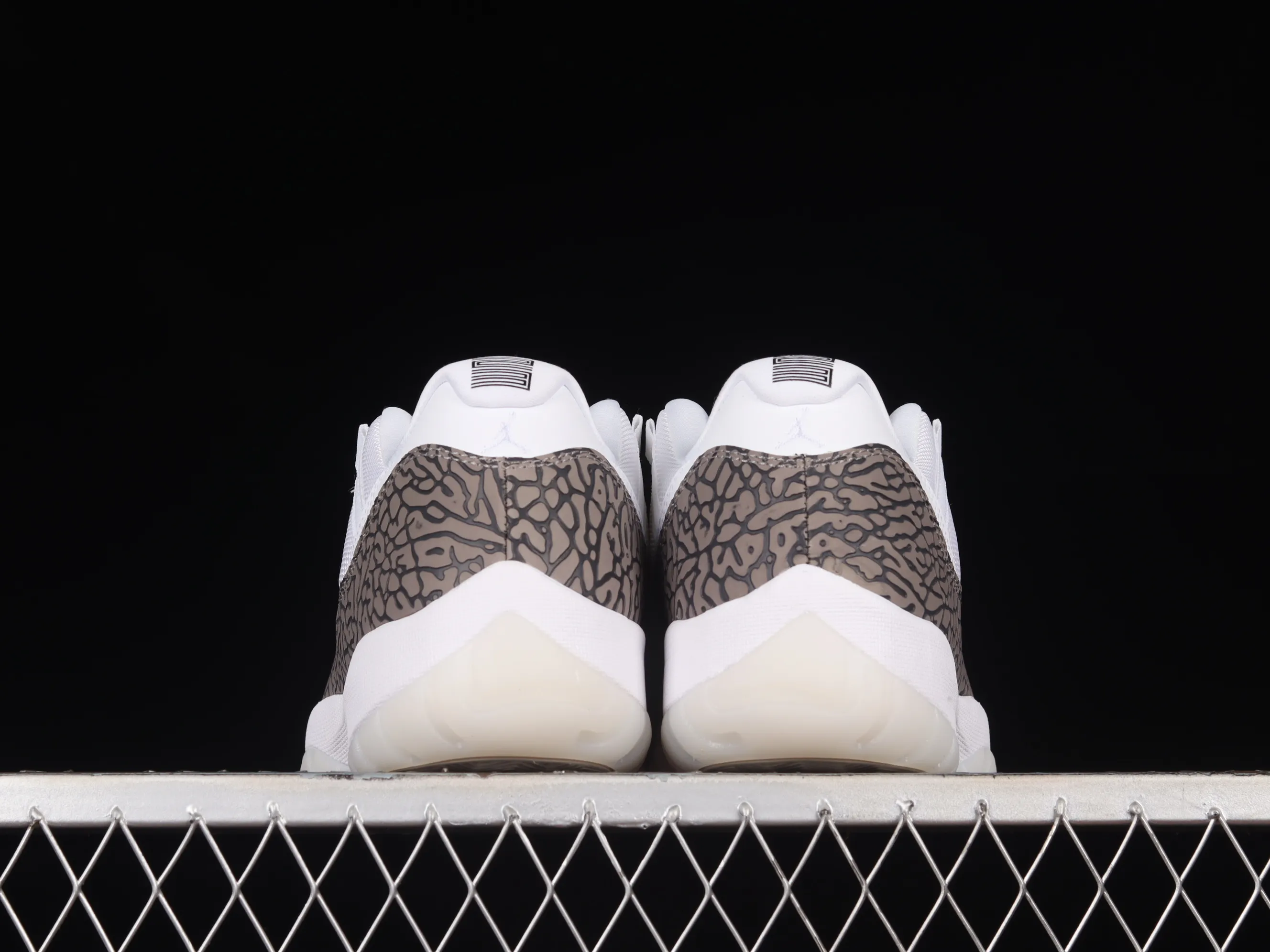 All categories Air Jordan Jordan series basketball shoes Air Jordan 11 F version Air Jordan AJ11 Low "White Cement" AJ11 Joe 11 white cement gray snake pattern genuine carbon AV2187-140